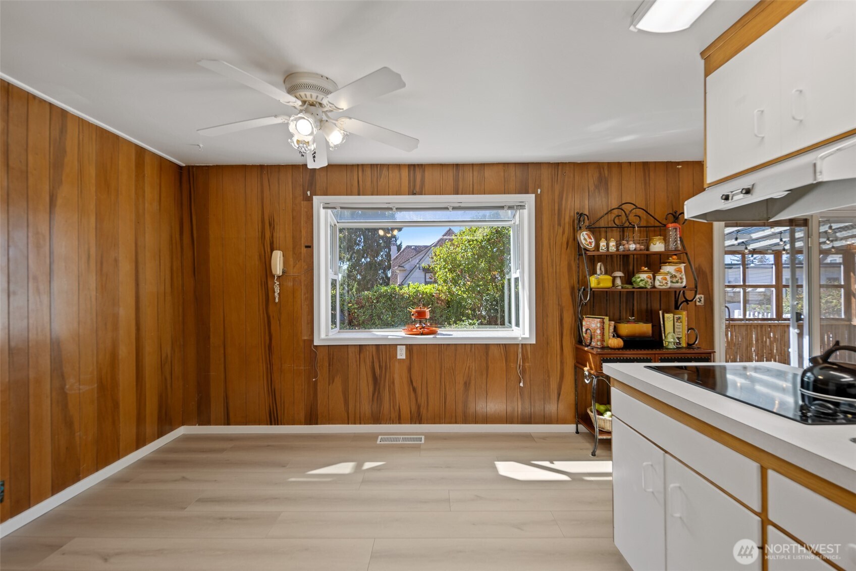 12225 Palatine Avenue N