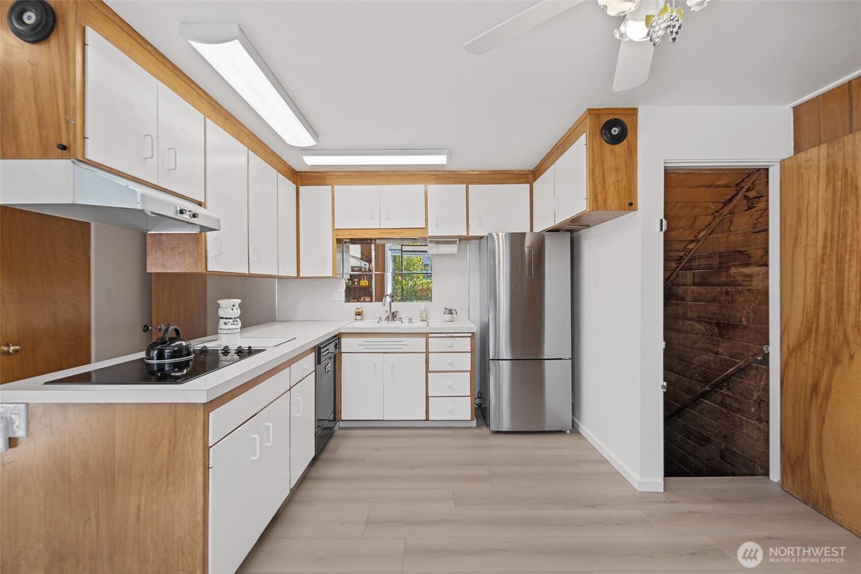 12225 Palatine Avenue N