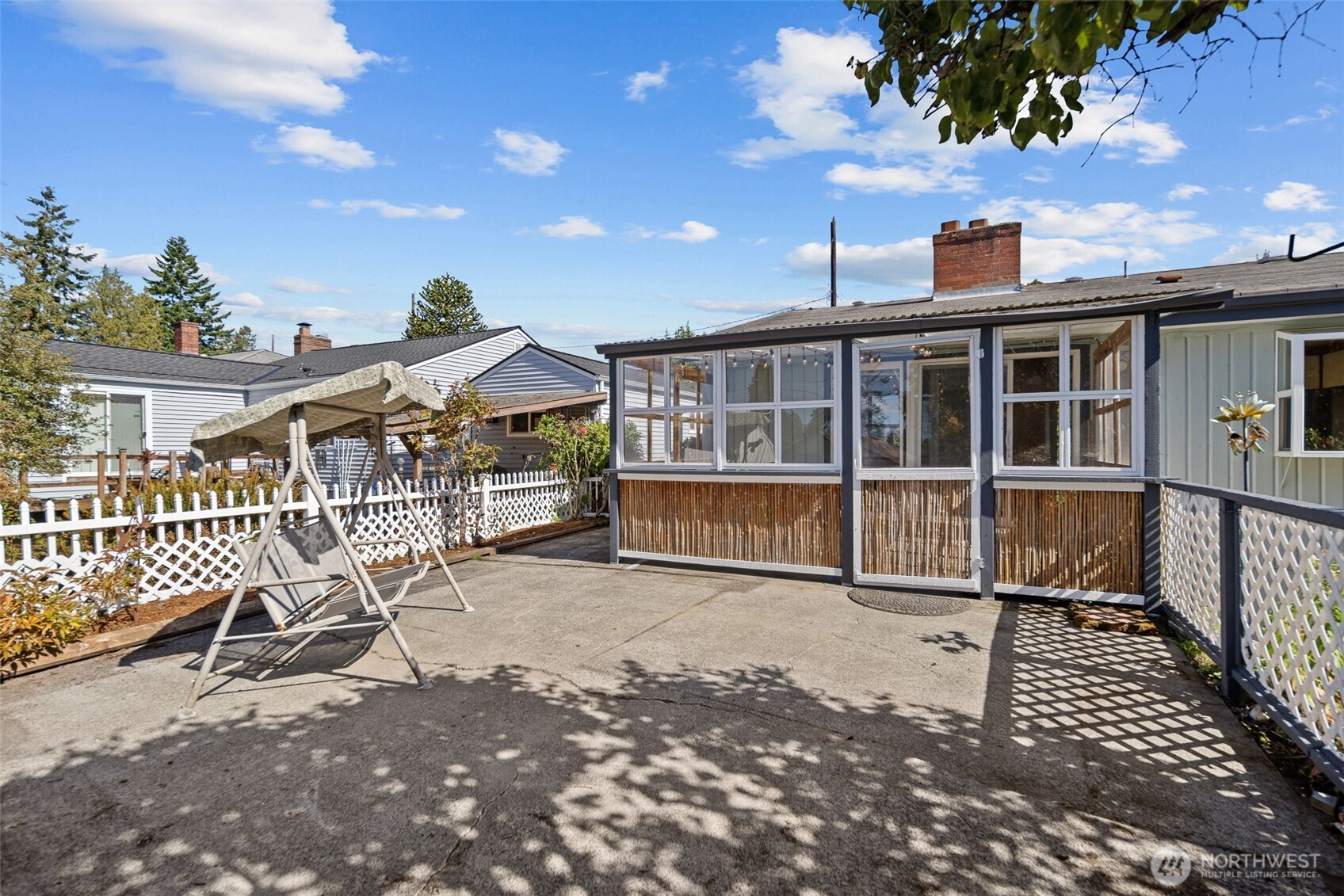 12225 Palatine Avenue N