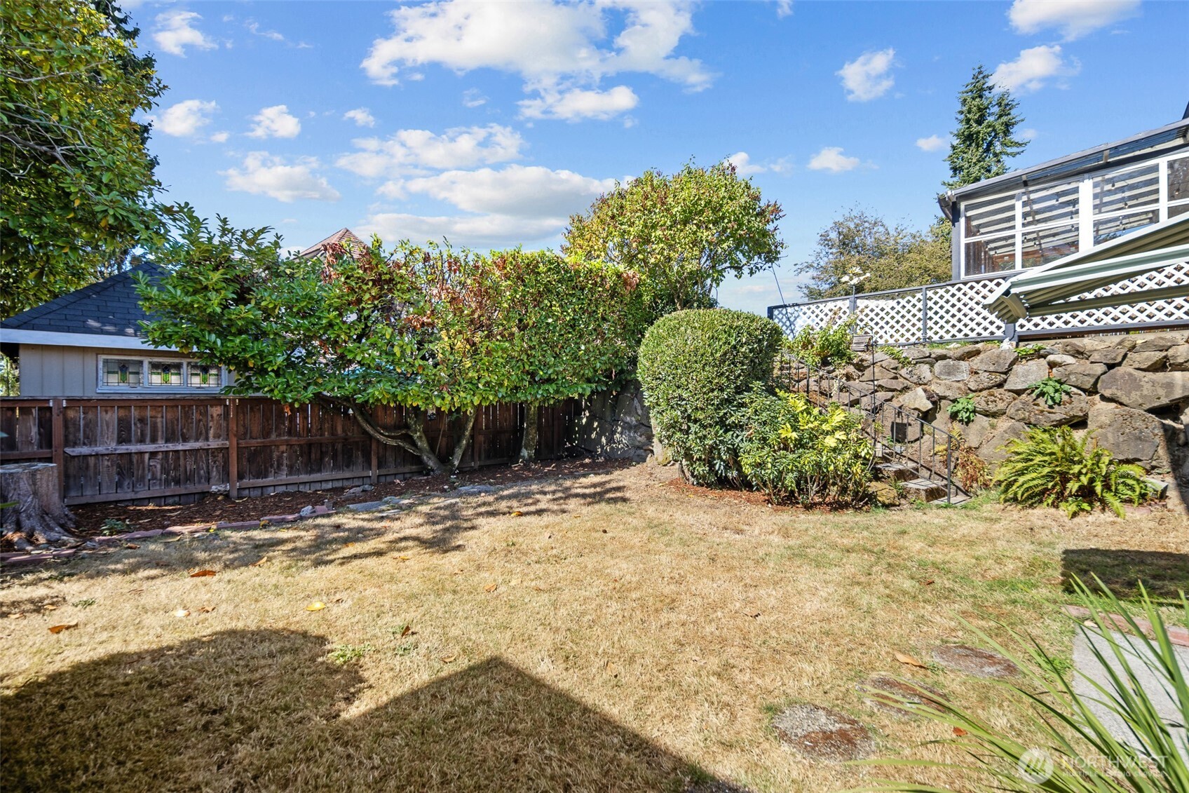 12225 Palatine Avenue N