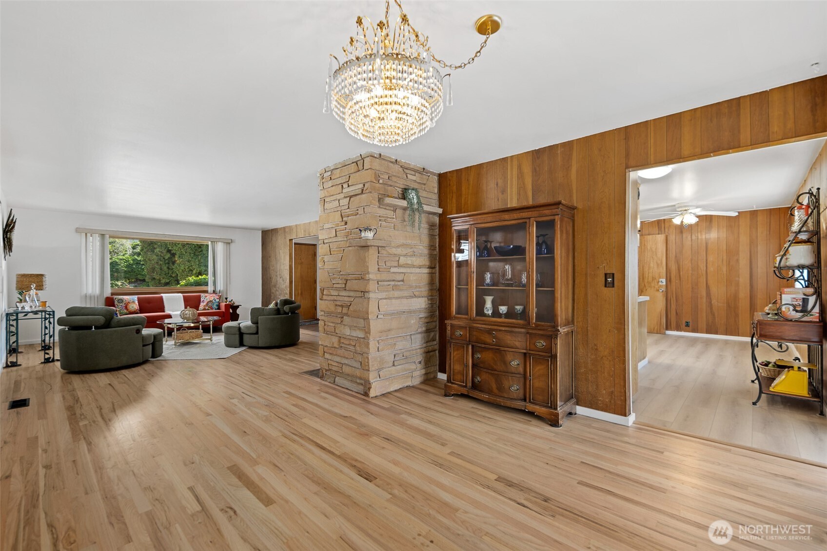 12225 Palatine Avenue N