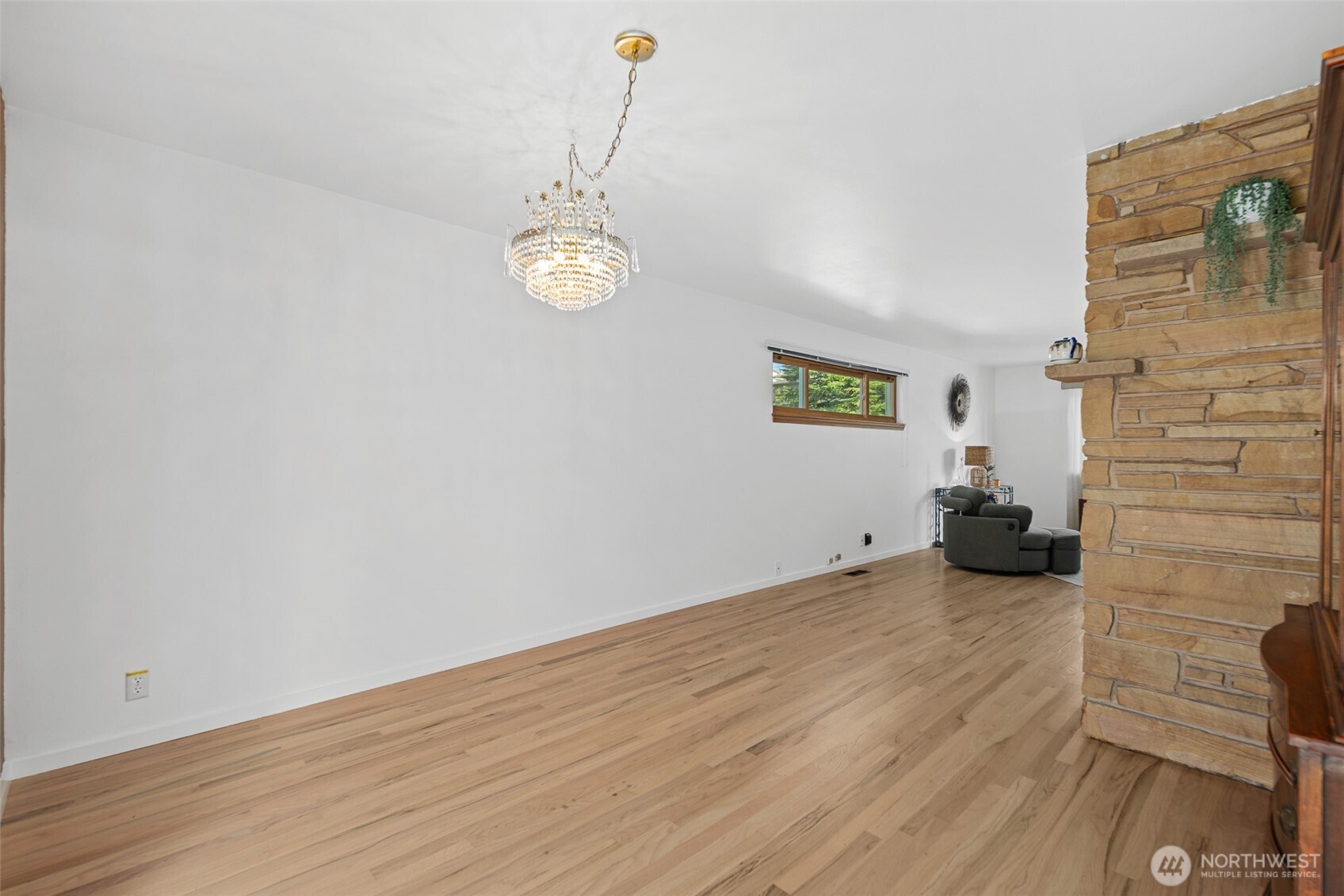 12225 Palatine Avenue N