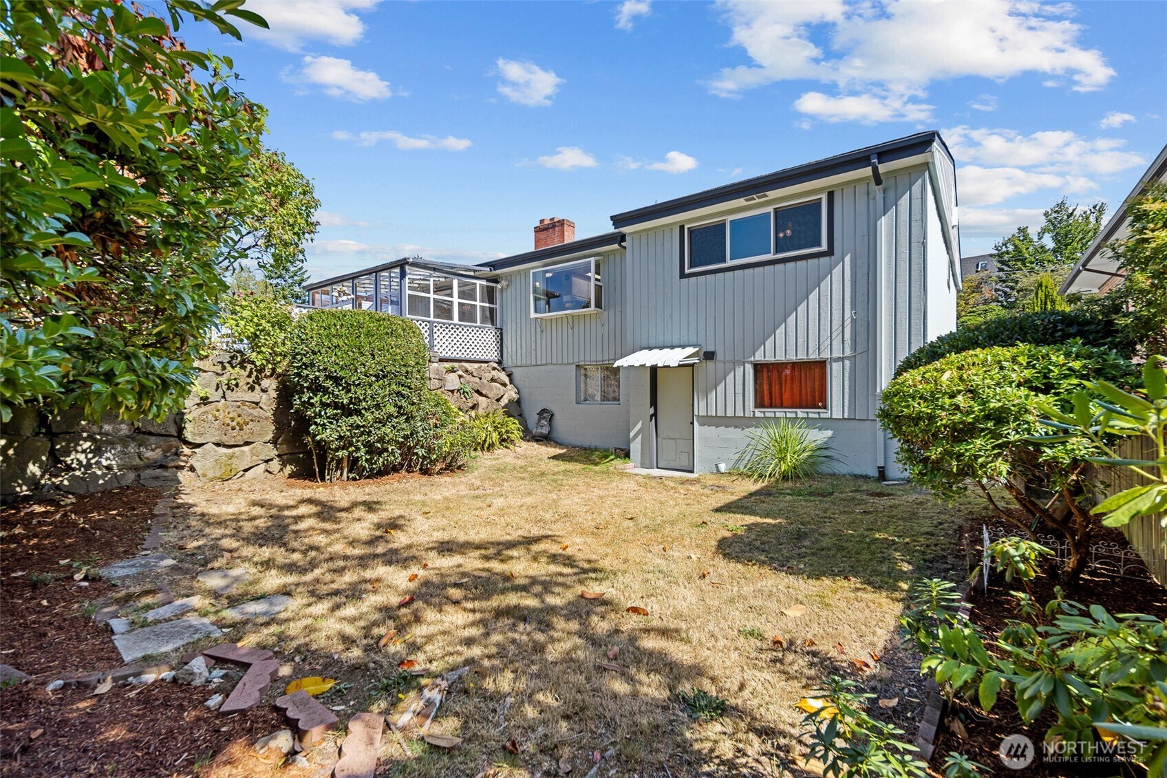 12225 Palatine Avenue N