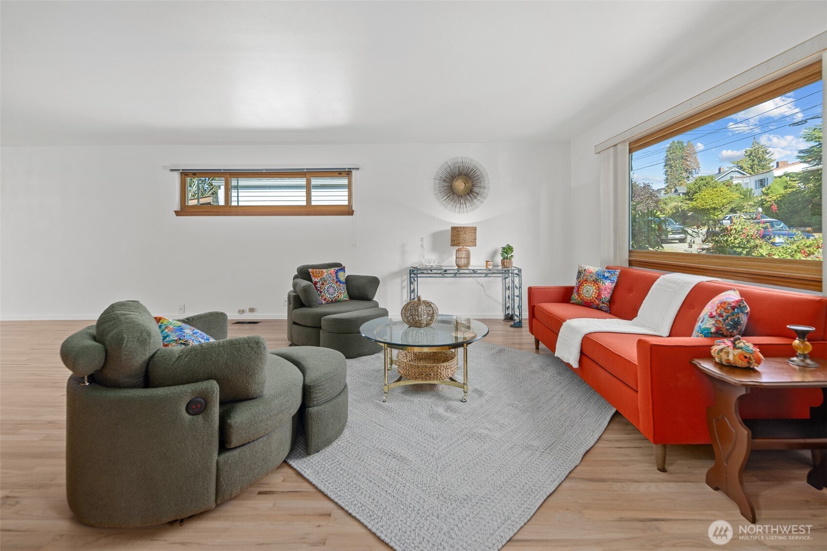 12225 Palatine Avenue N