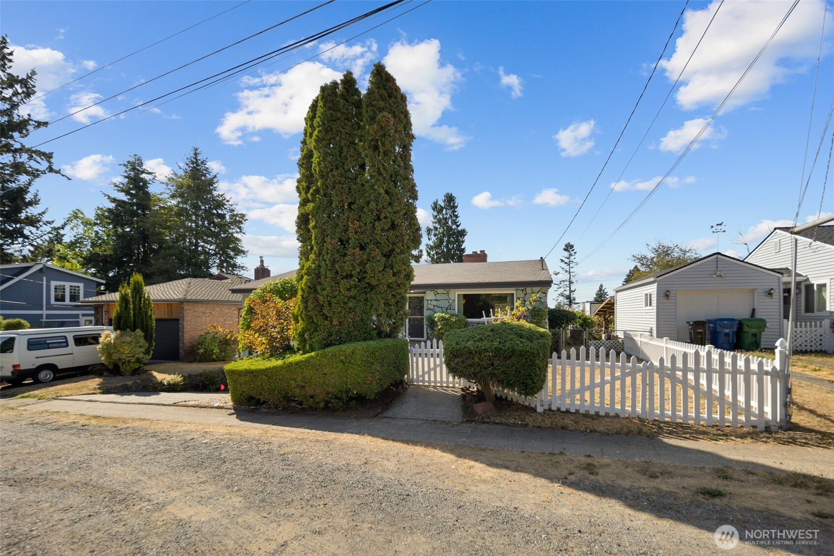 12225 Palatine Avenue N