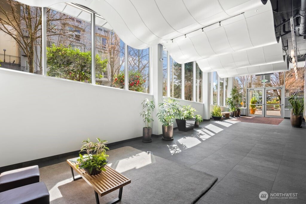 3104 Western Avenue Unit: 602