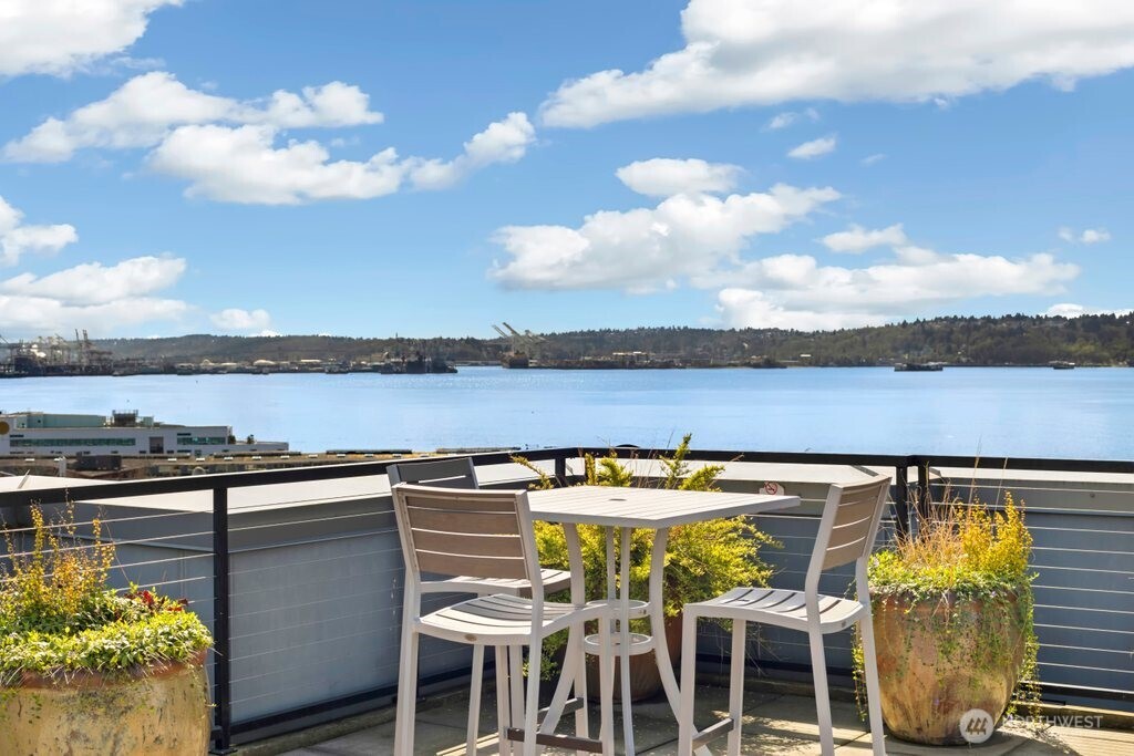 3104 Western Avenue Unit: 602