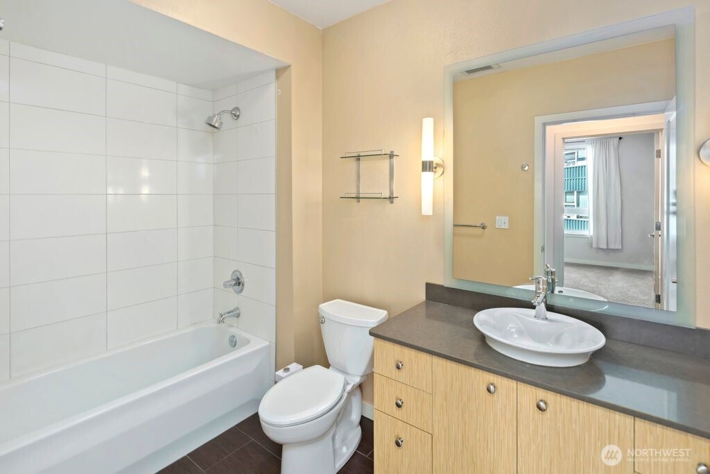 3104 Western Avenue Unit: 602