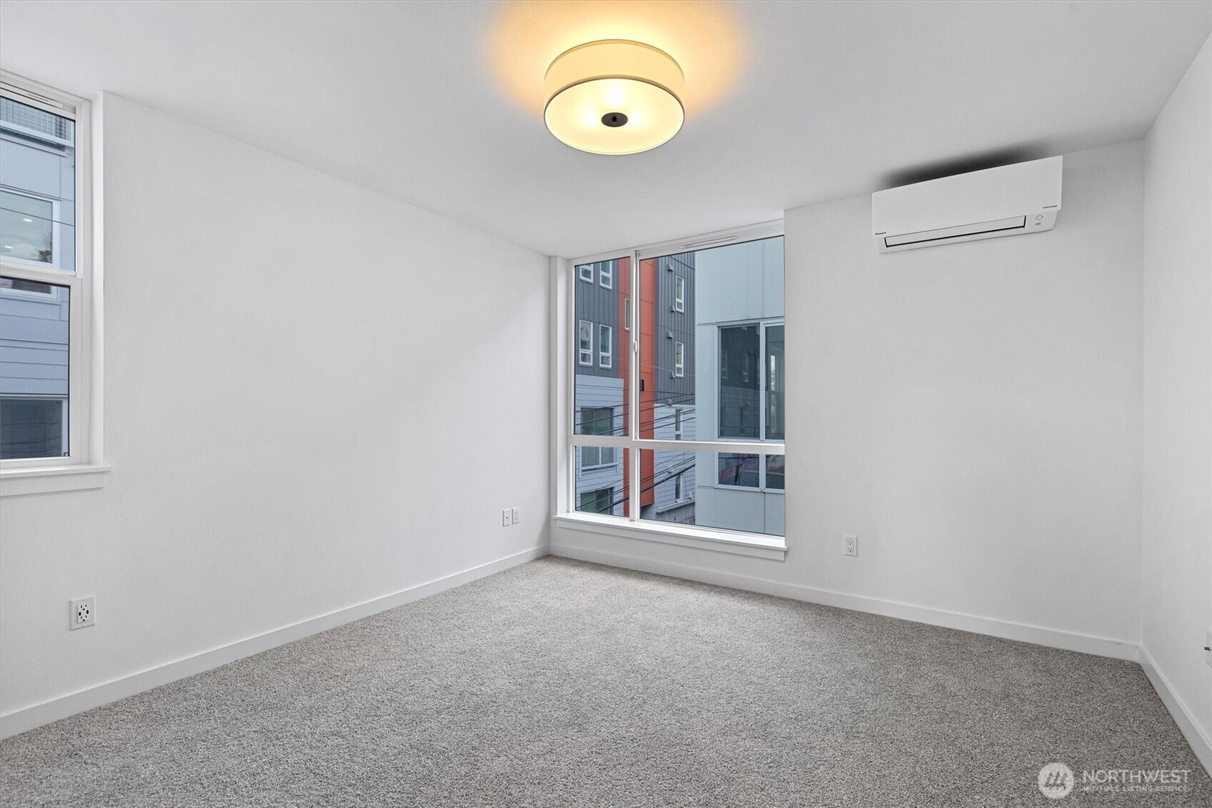 909 Hiawatha Place S Unit: A