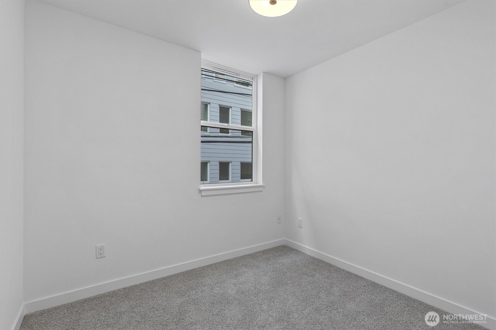 909 Hiawatha Place S Unit: A