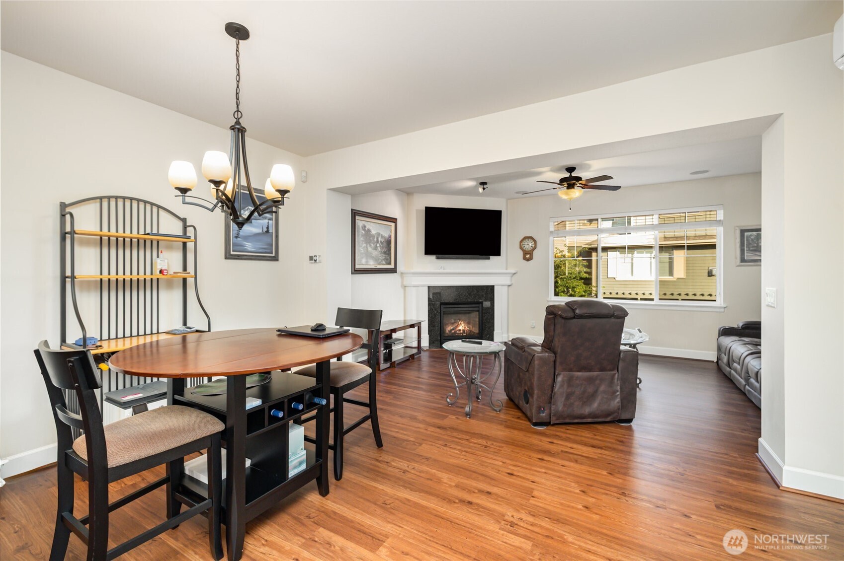 325 Chelan Place NE Unit: D1