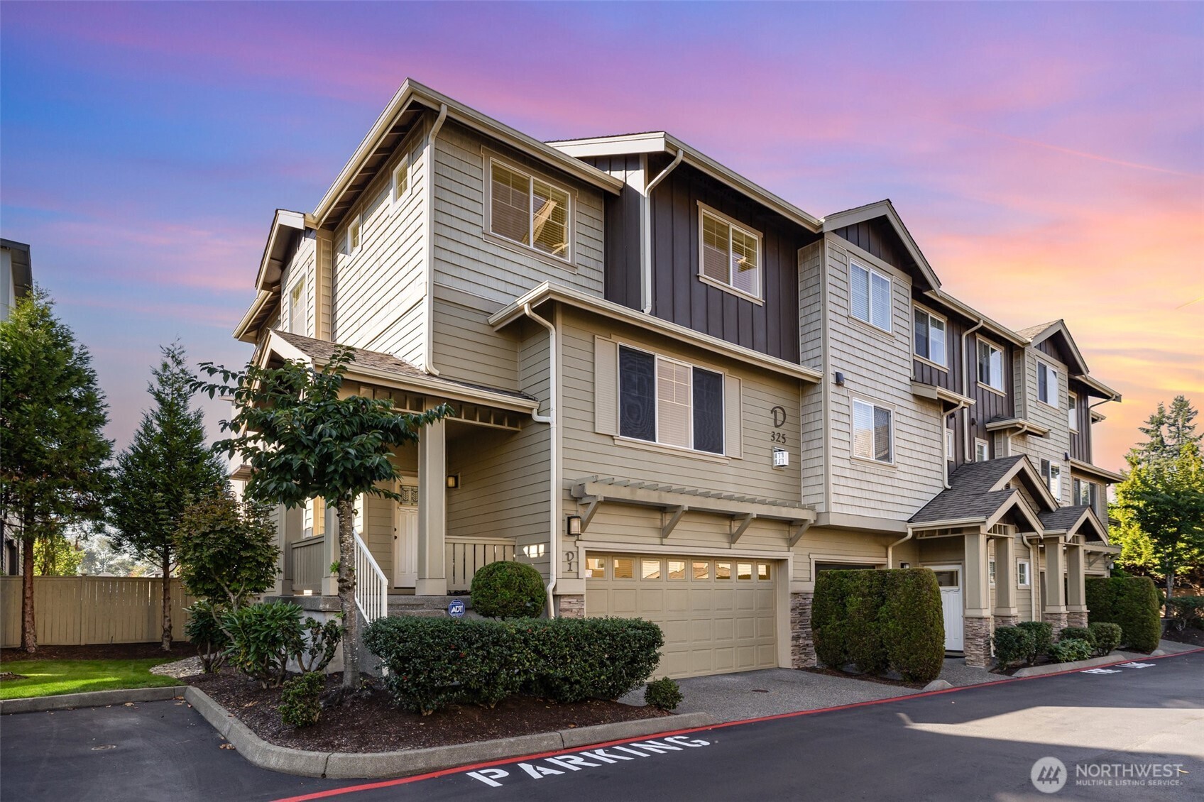 325 Chelan Place NE Unit: D1