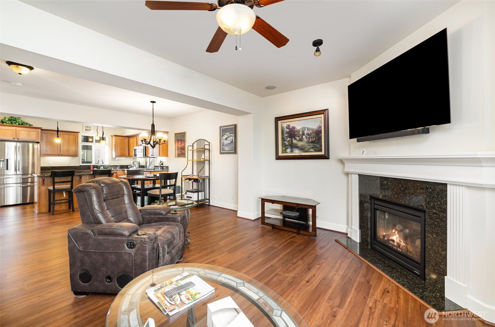 325 Chelan Place NE Unit: D1