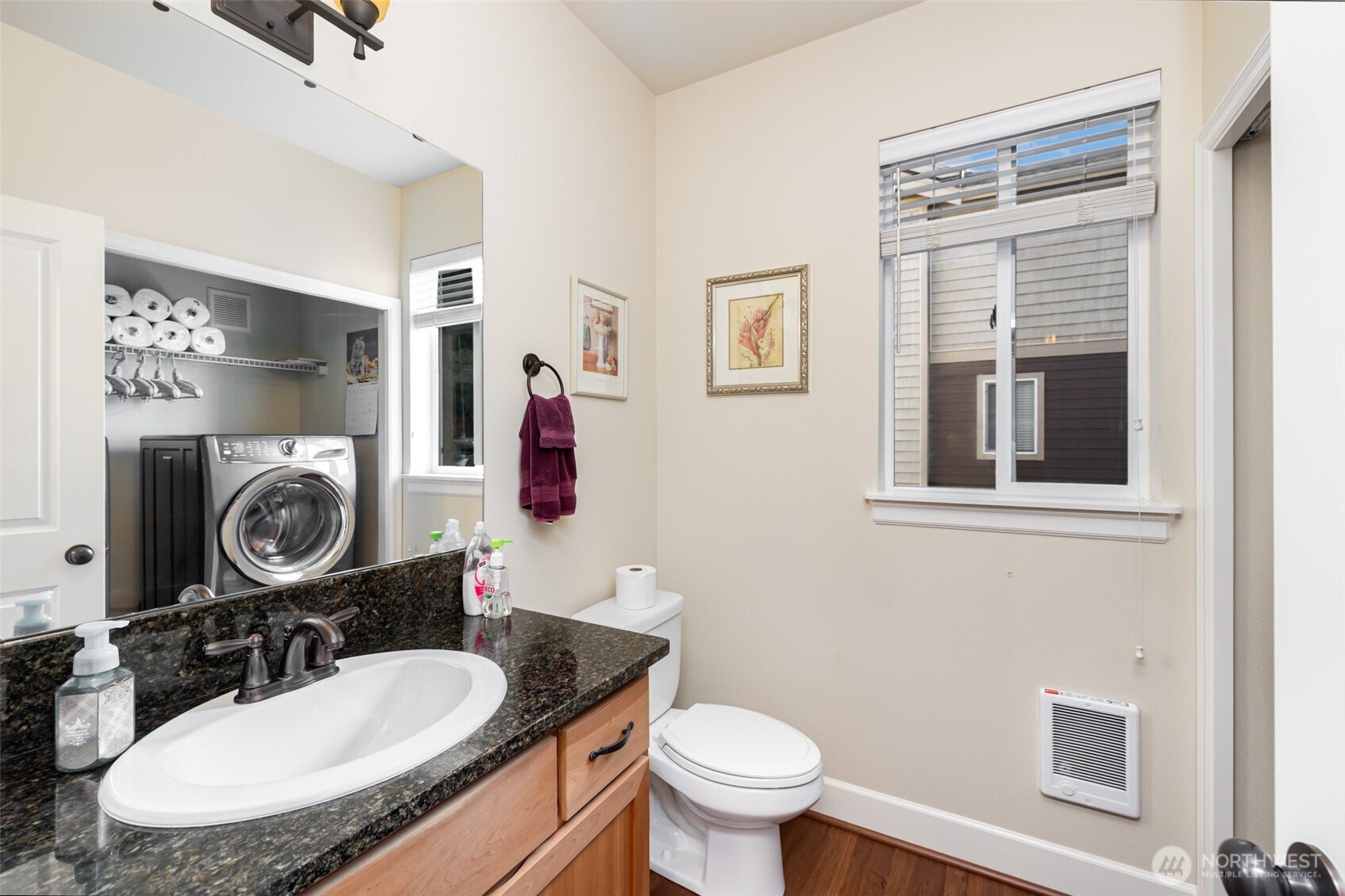 325 Chelan Place NE Unit: D1
