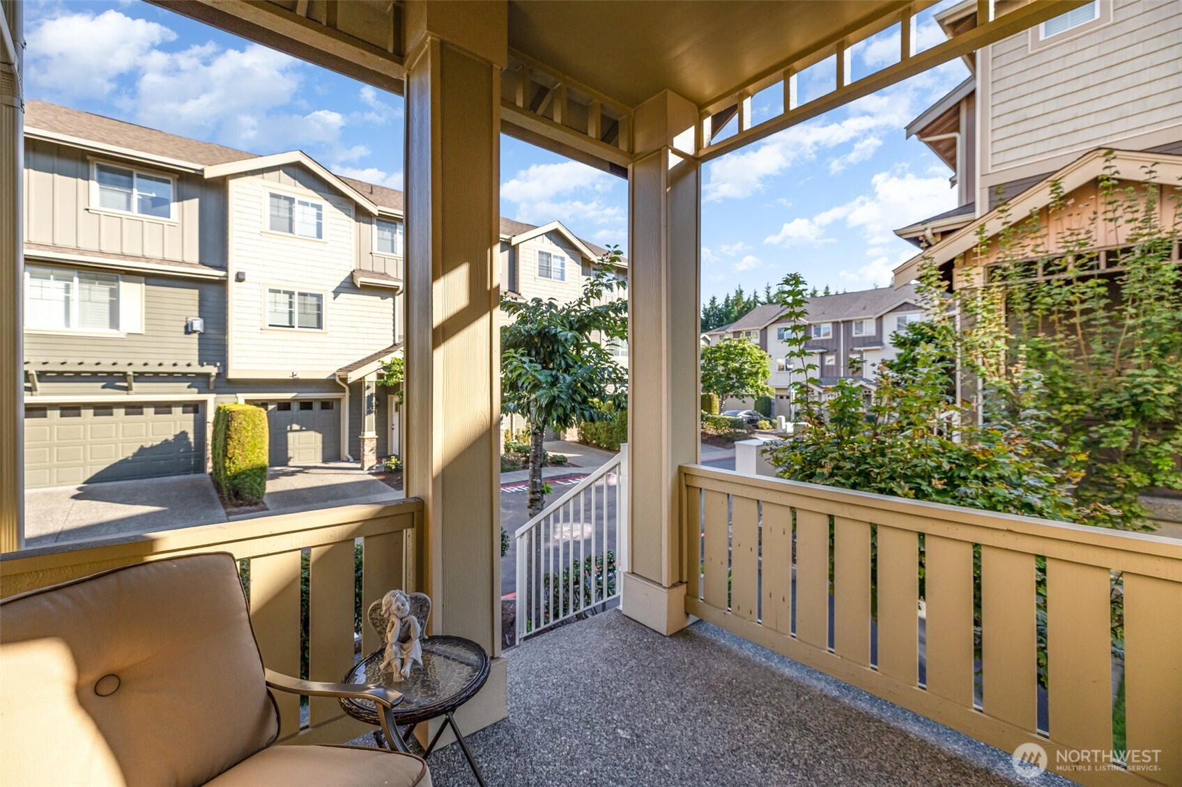 325 Chelan Place NE Unit: D1