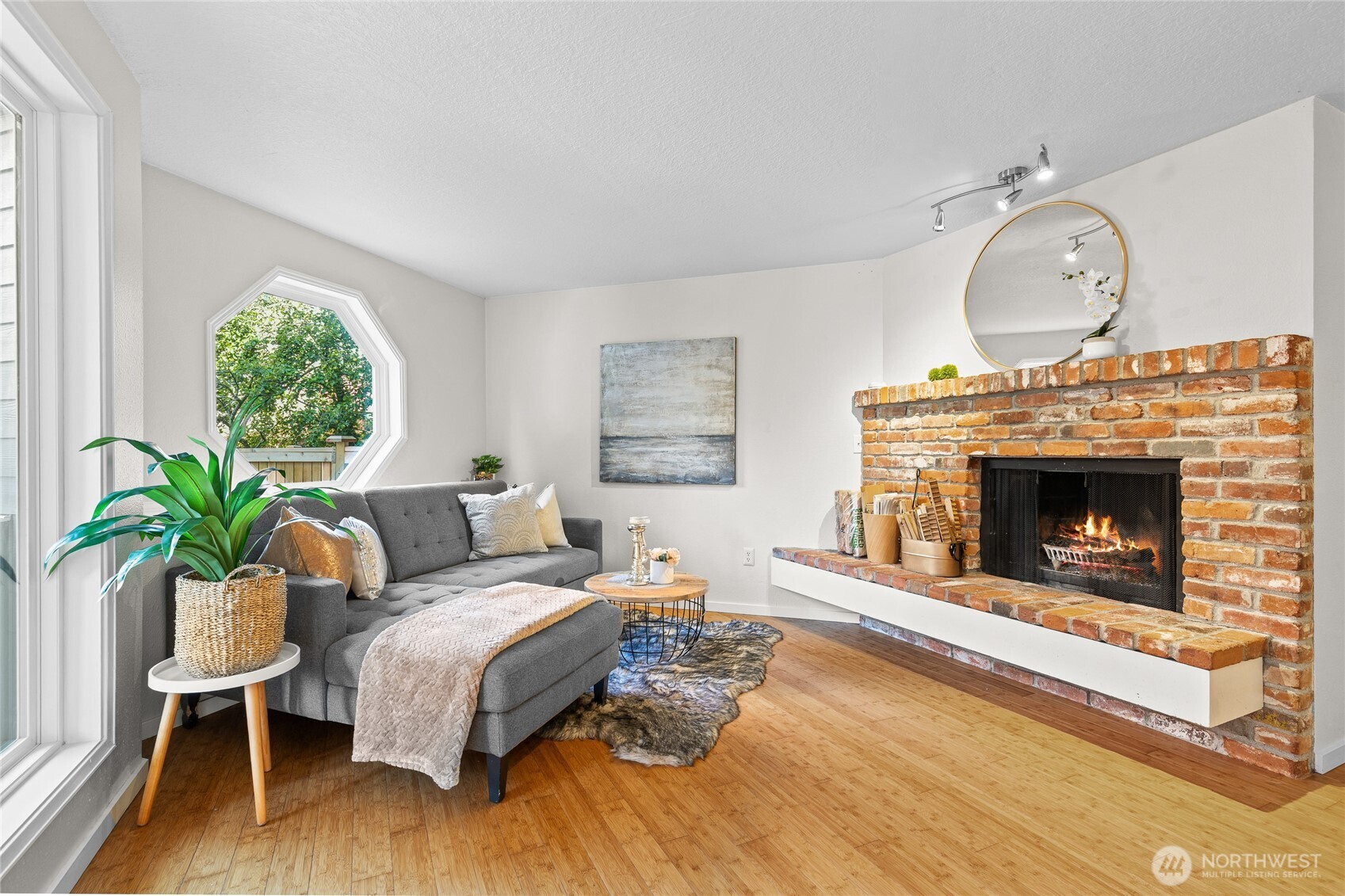 303 13th Avenue E Unit: 102