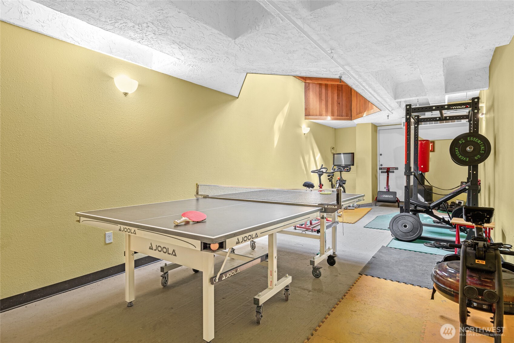 303 13th Avenue E Unit: 102