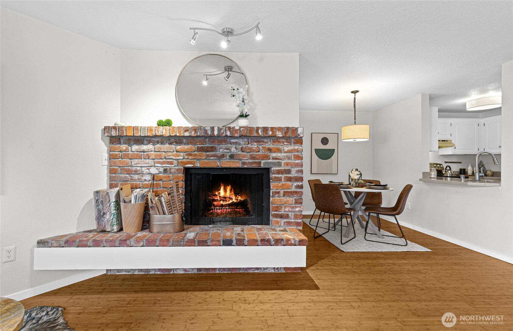 303 13th Avenue E Unit: 102