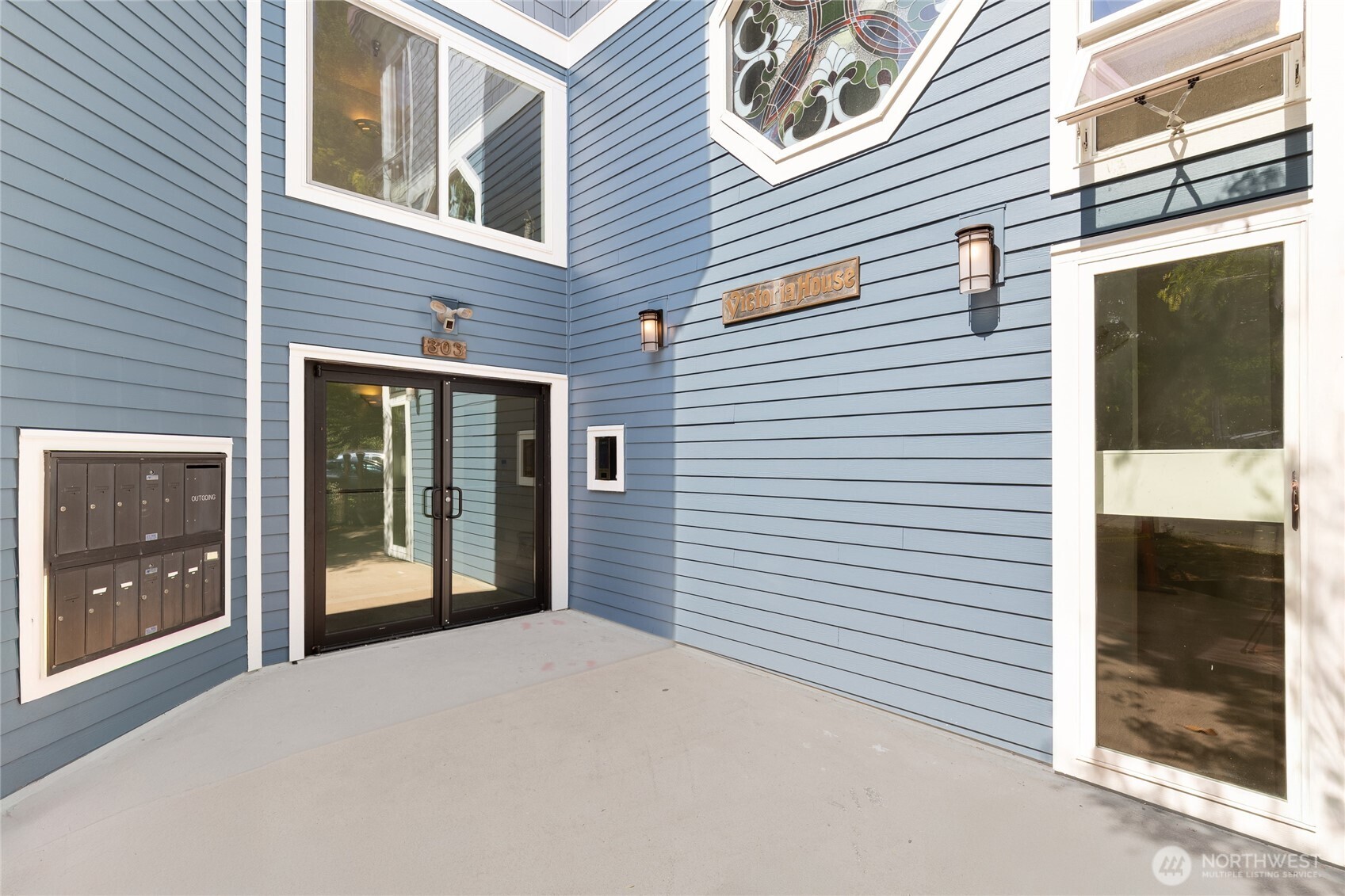 303 13th Avenue E Unit: 102