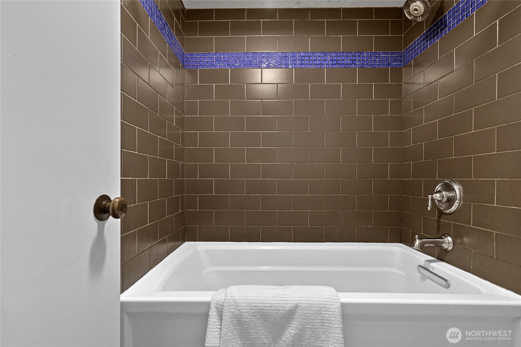 303 13th Avenue E Unit: 102