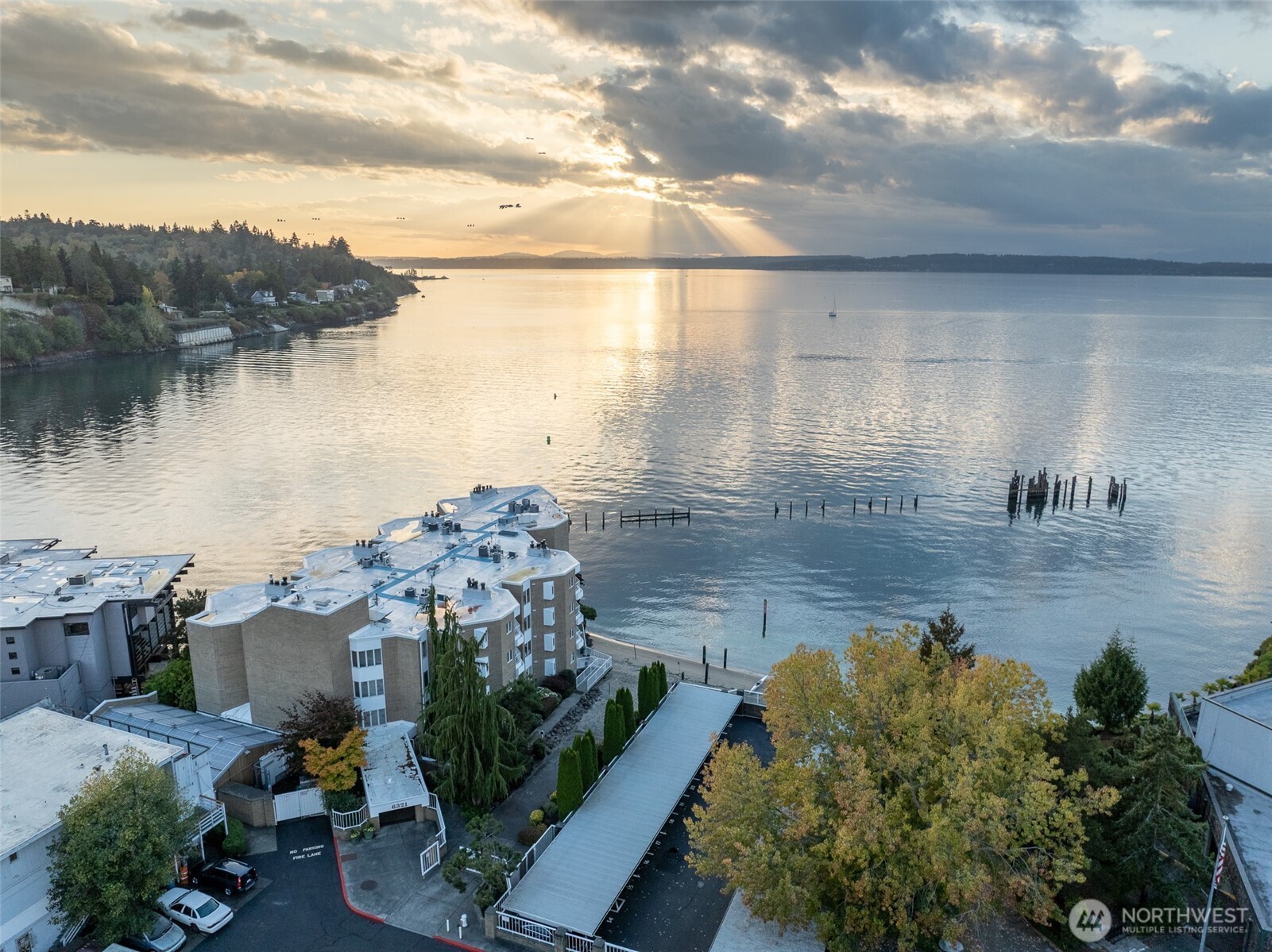 6321 Seaview Avenue NW Unit: 2