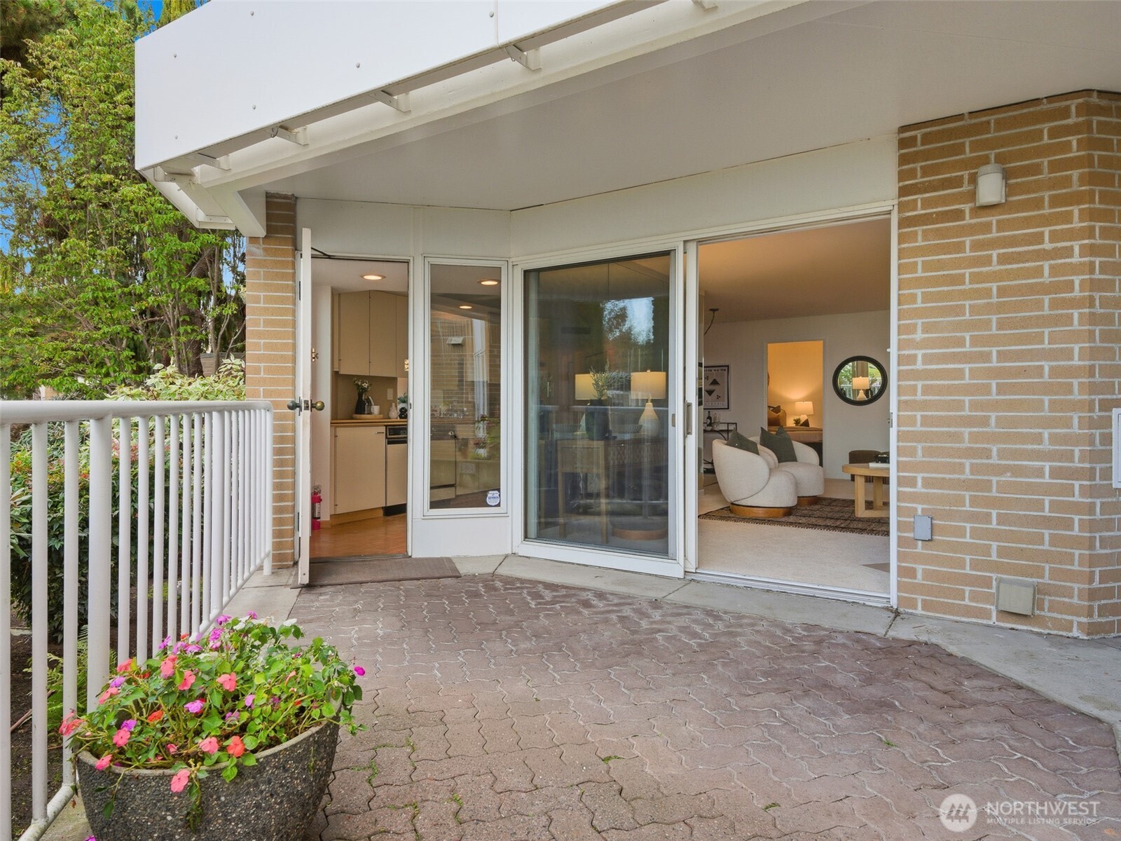 6321 Seaview Avenue NW Unit: 2