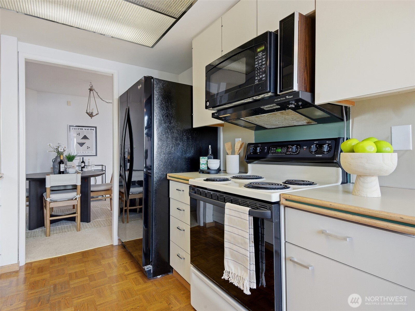 6321 Seaview Avenue NW Unit: 2