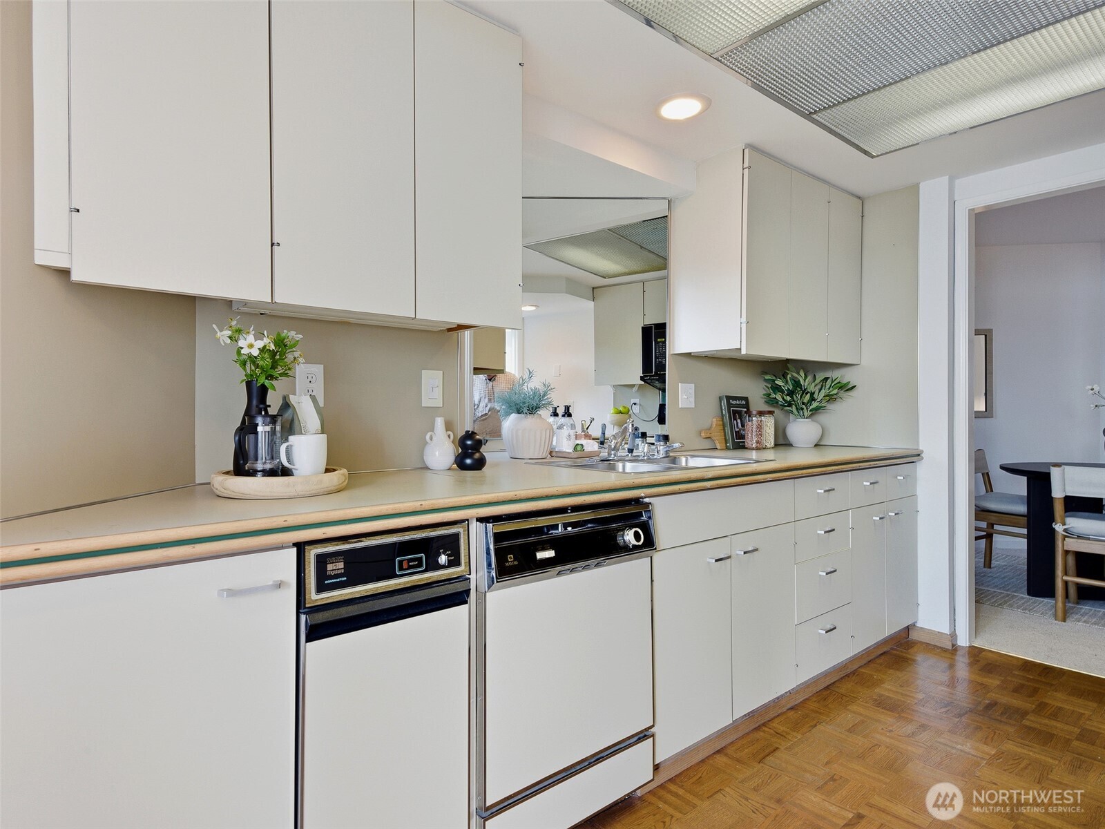 6321 Seaview Avenue NW Unit: 2