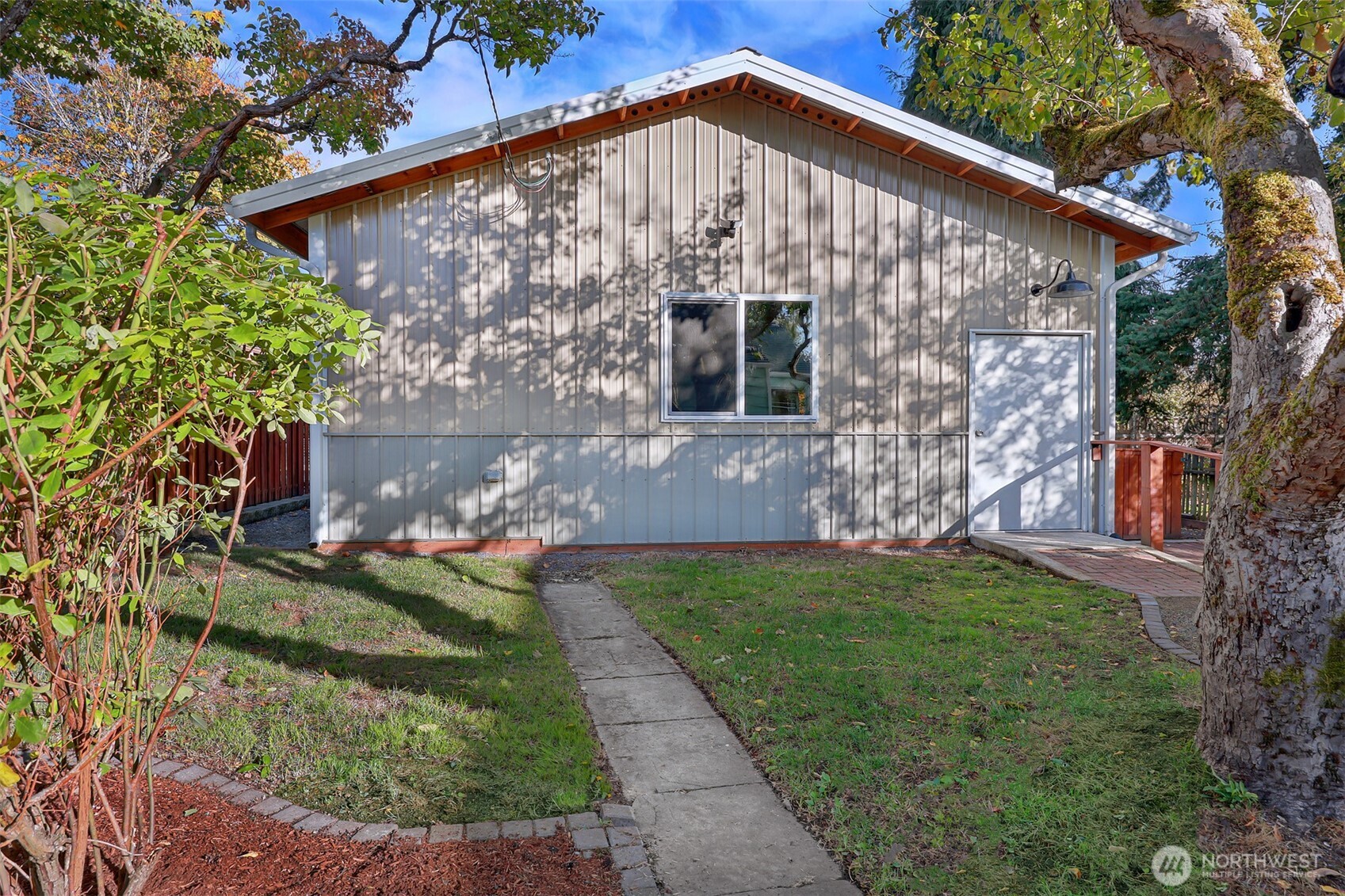 11034 Evanston Avenue N