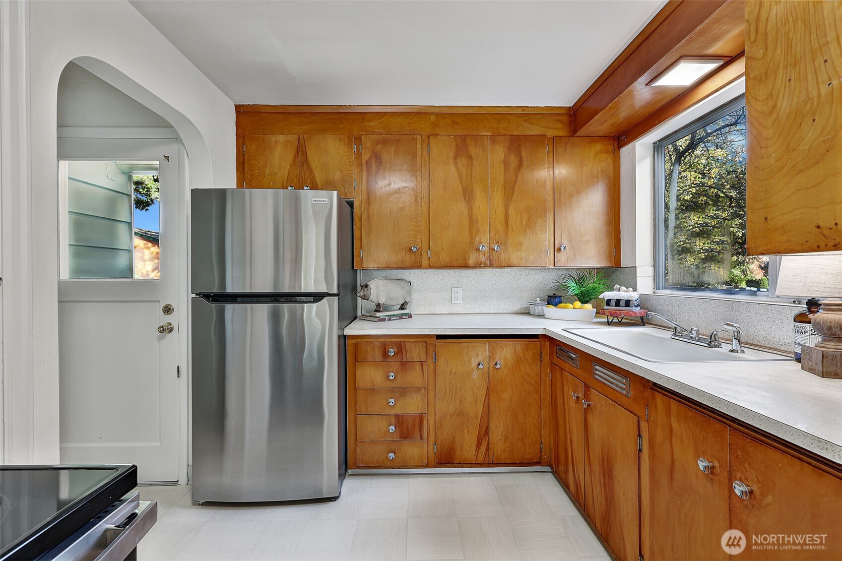 11034 Evanston Avenue N