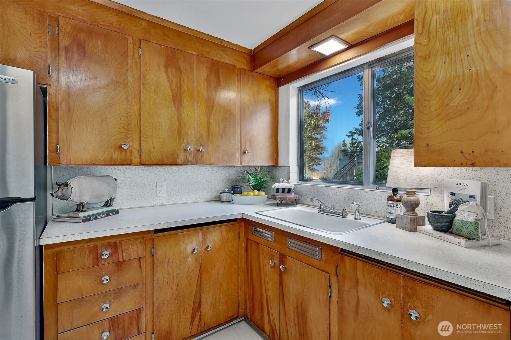 11034 Evanston Avenue N