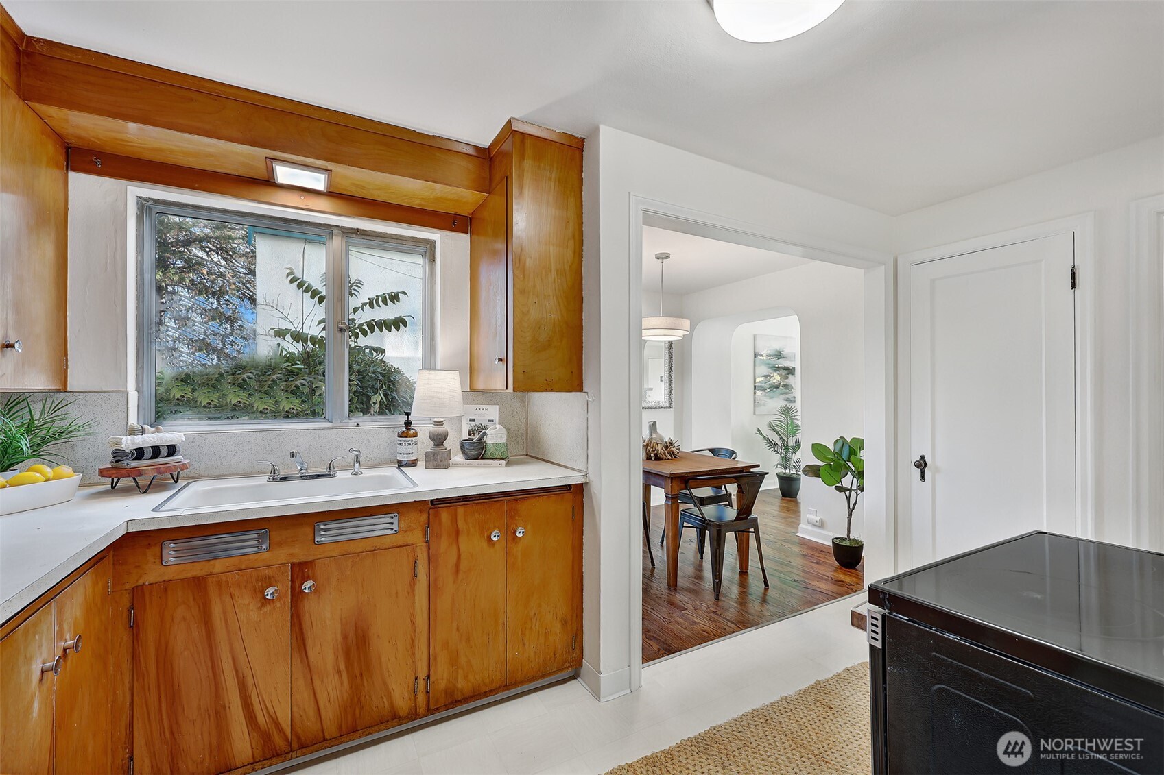 11034 Evanston Avenue N