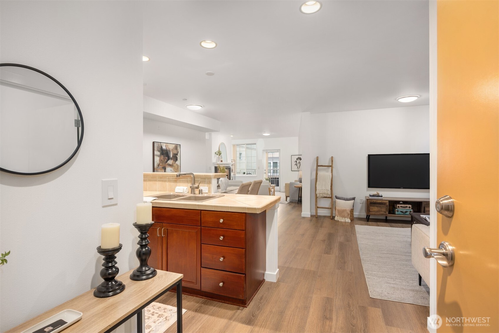 11004 NE 11th Street Unit: 407