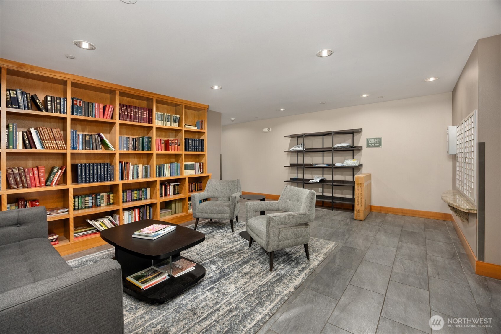 11004 NE 11th Street Unit: 407