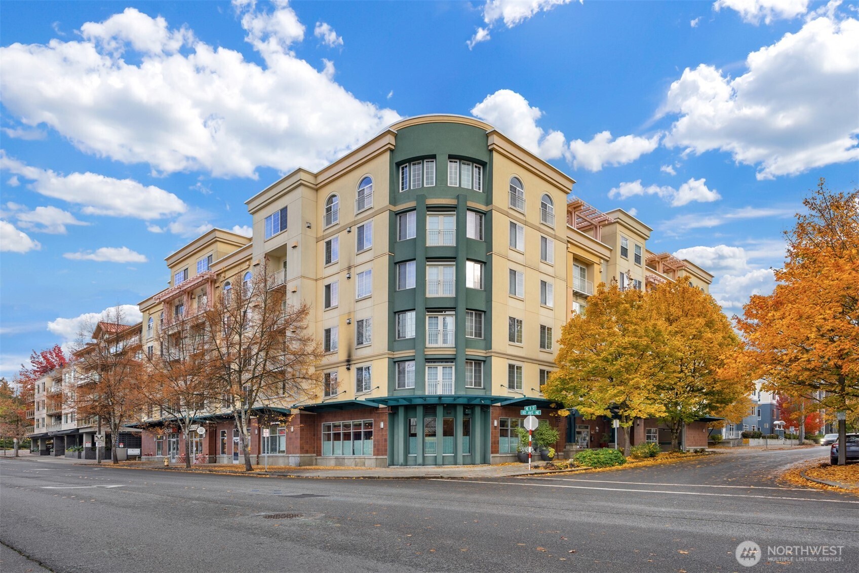 11004 NE 11th Street Unit: 407