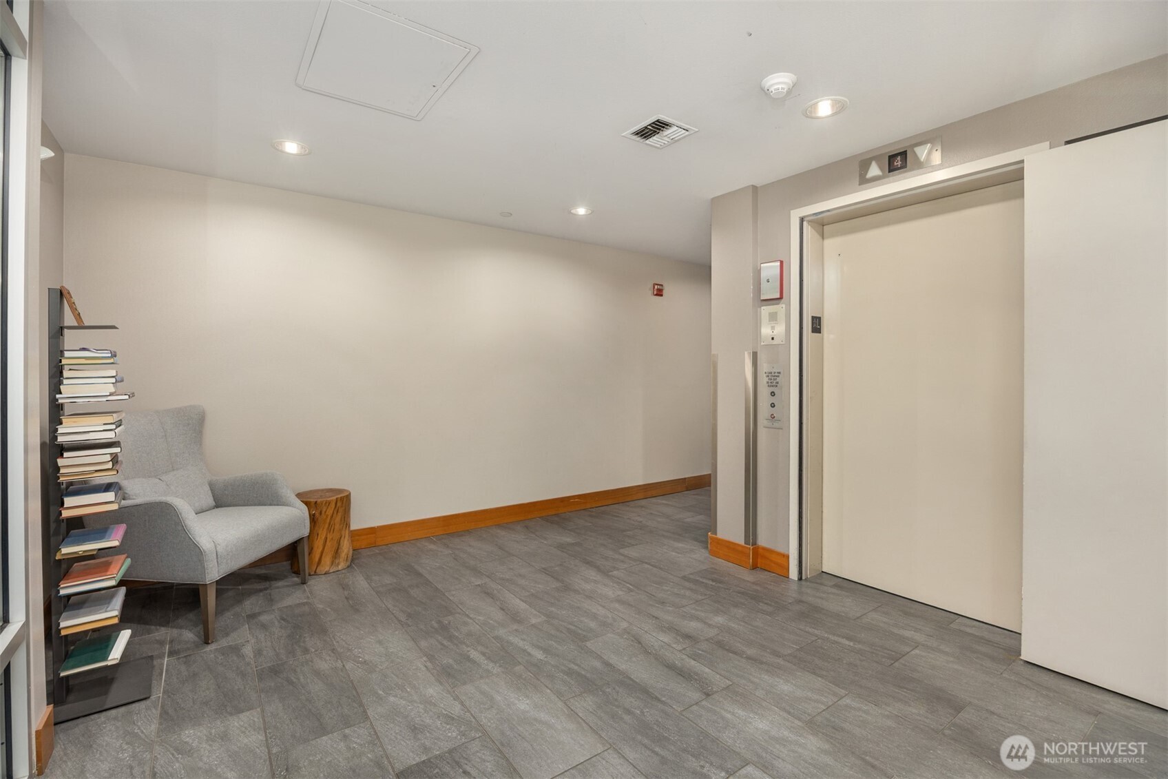 11004 NE 11th Street Unit: 407