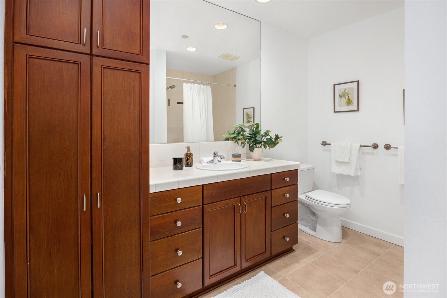 11004 NE 11th Street Unit: 407