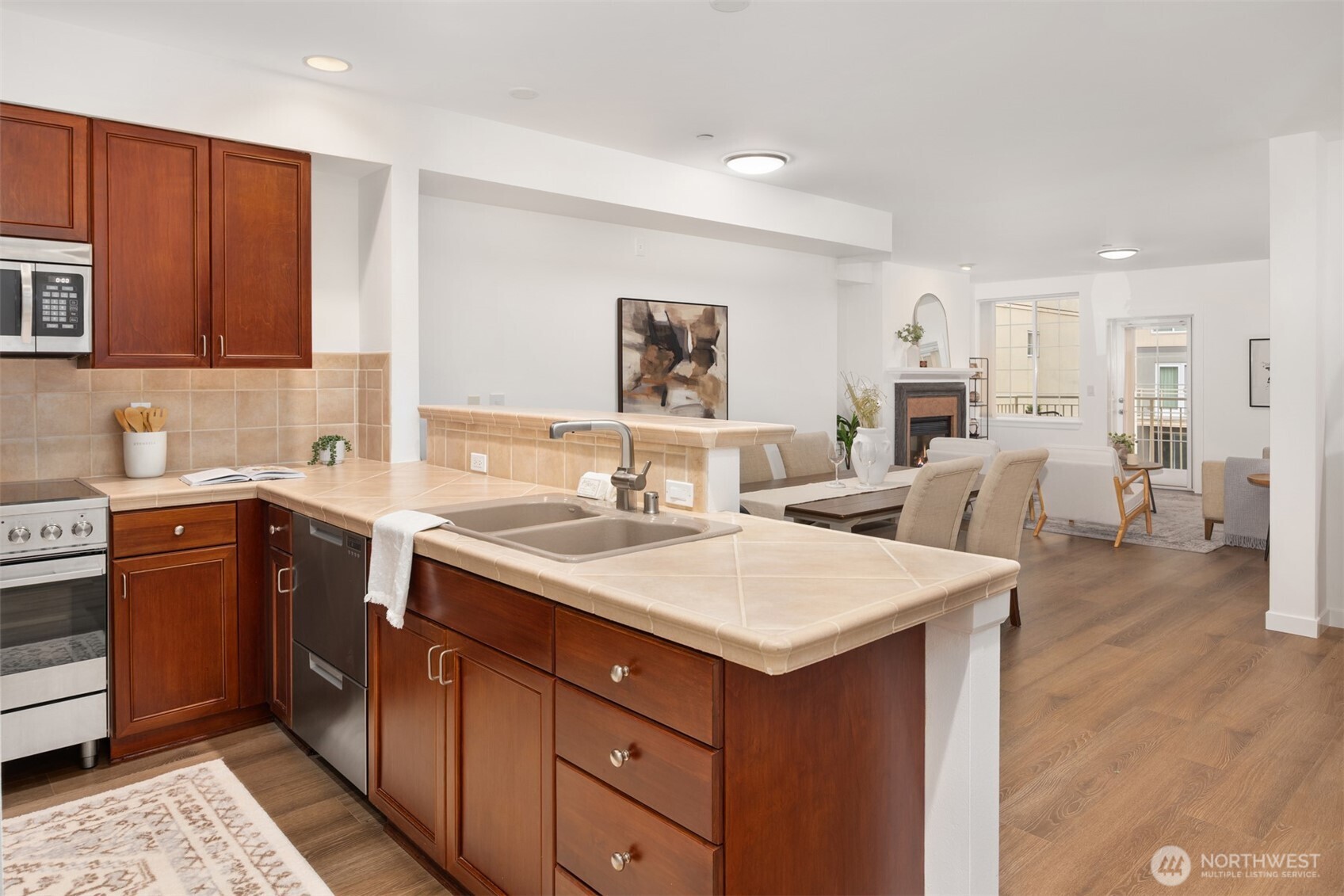 11004 NE 11th Street Unit: 407