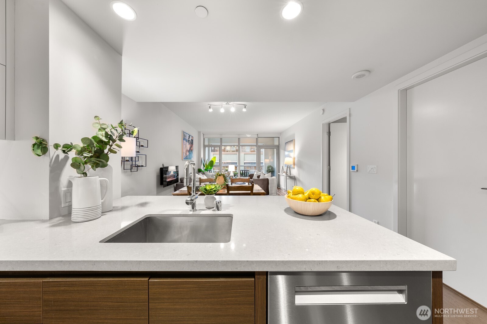 583 Battery Street Unit: 309N