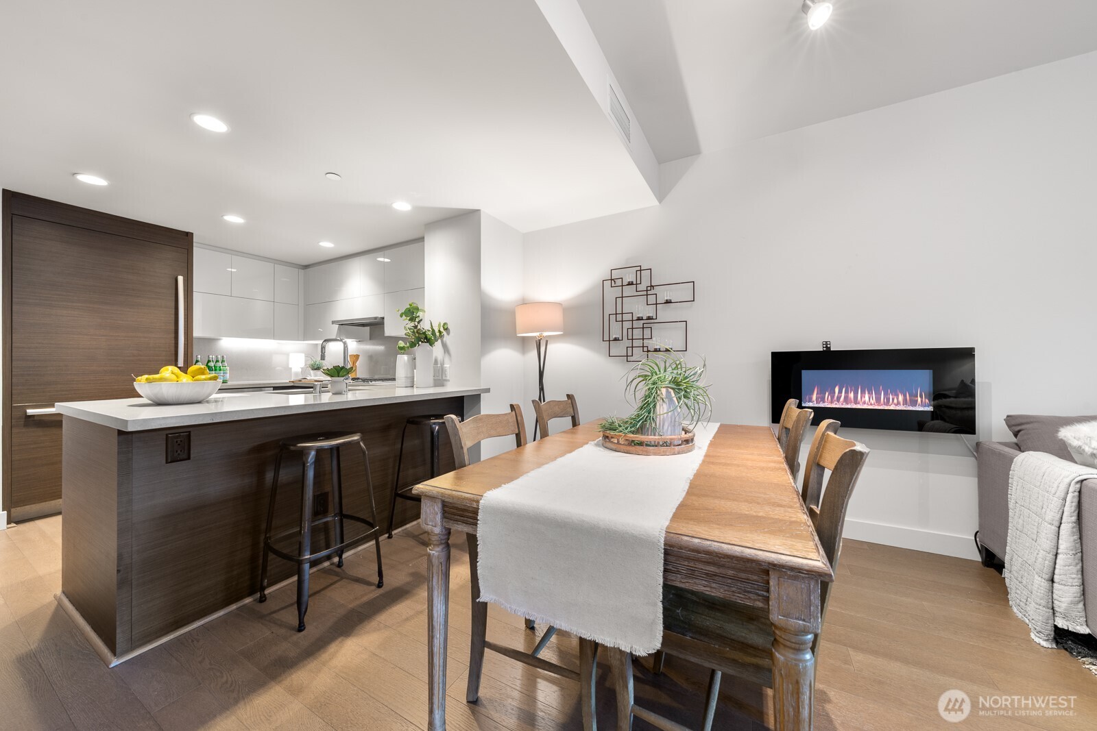 583 Battery Street Unit: 309N