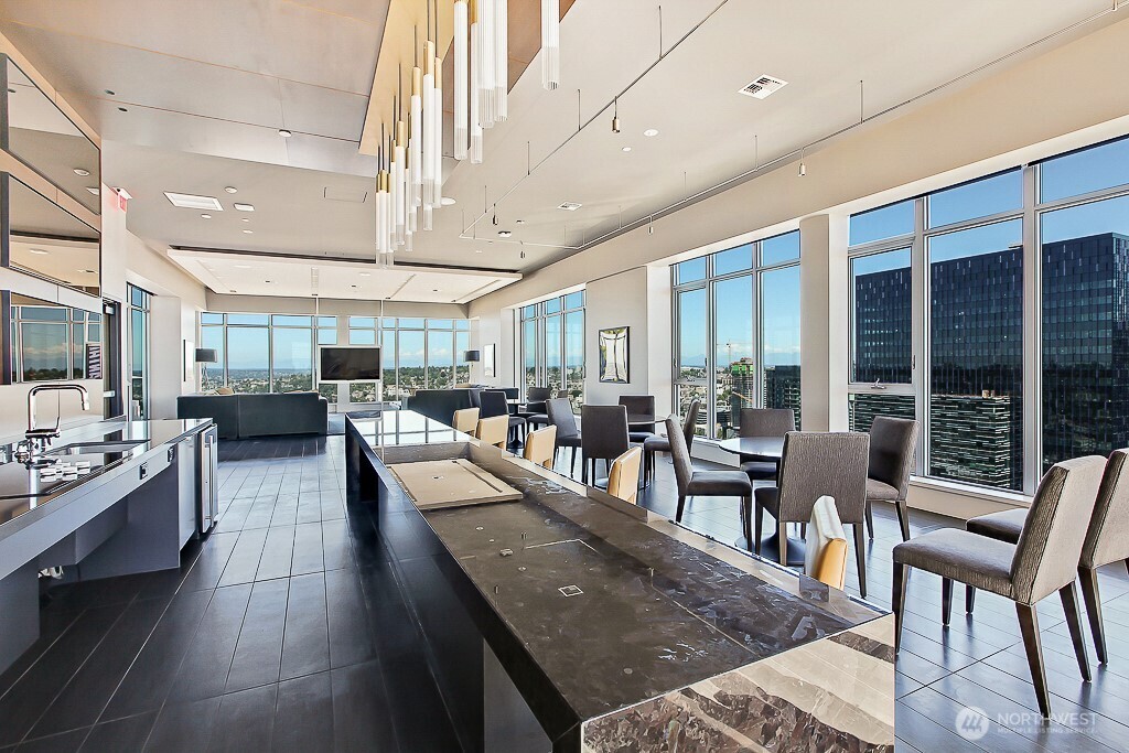 583 Battery Street Unit: 309N