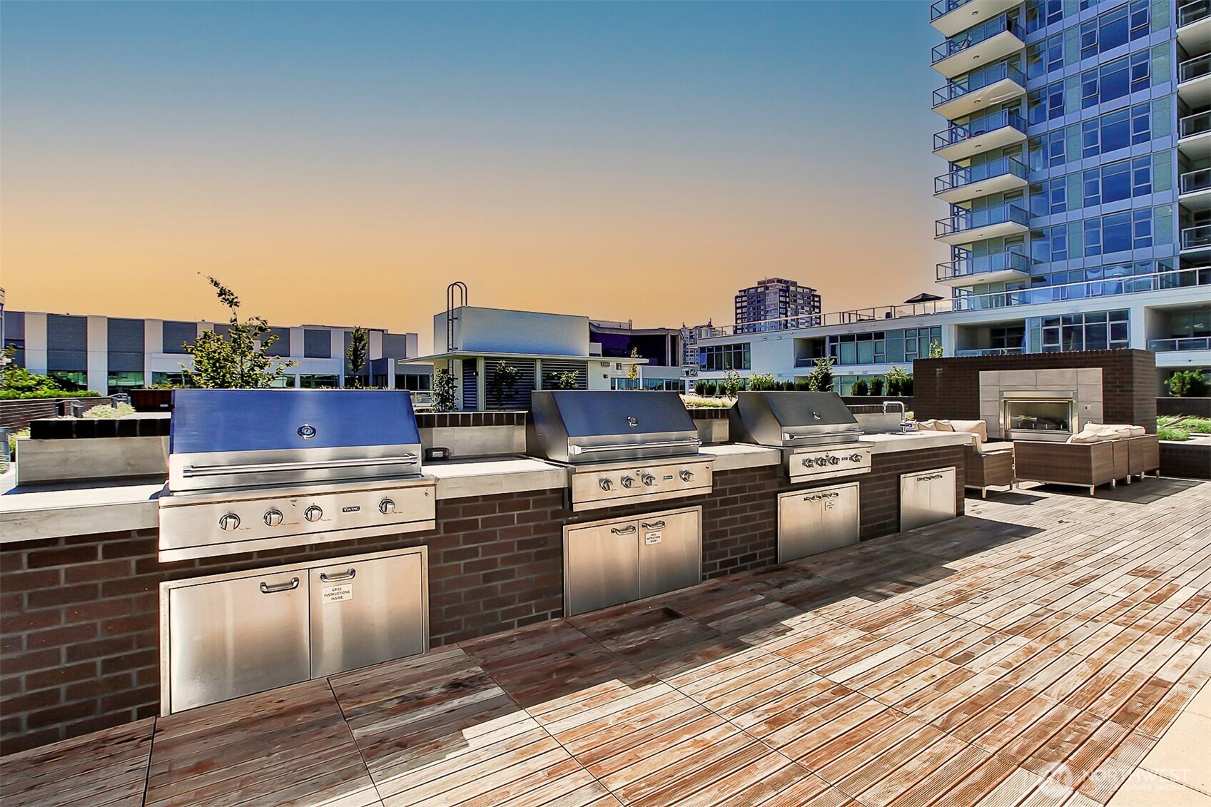 583 Battery Street Unit: 309N