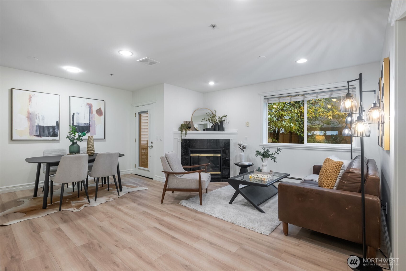 717 E Denny Way Unit: 1A