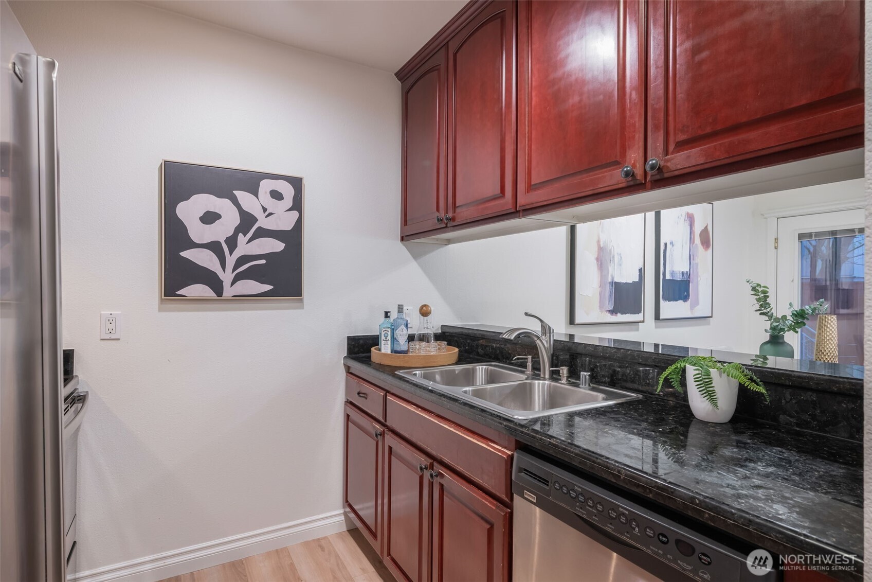 717 E Denny Way Unit: 1A