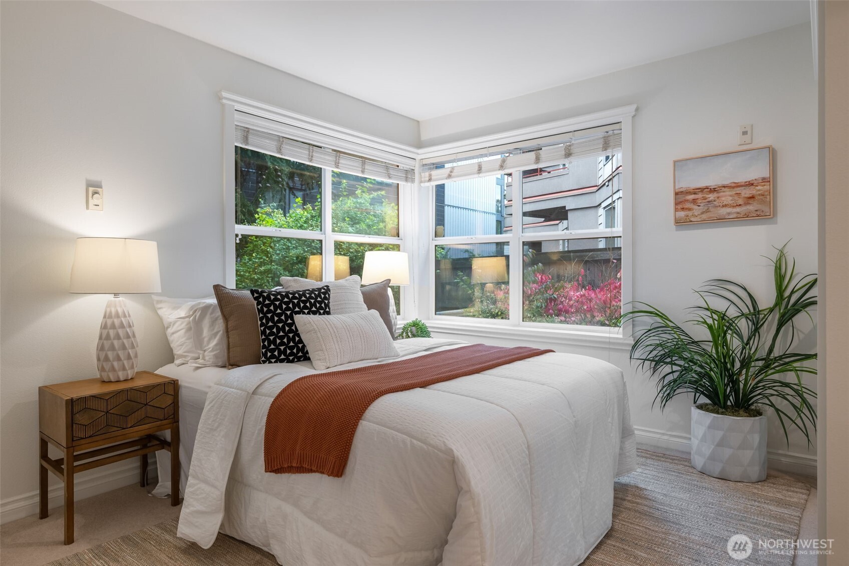 717 E Denny Way Unit: 1A