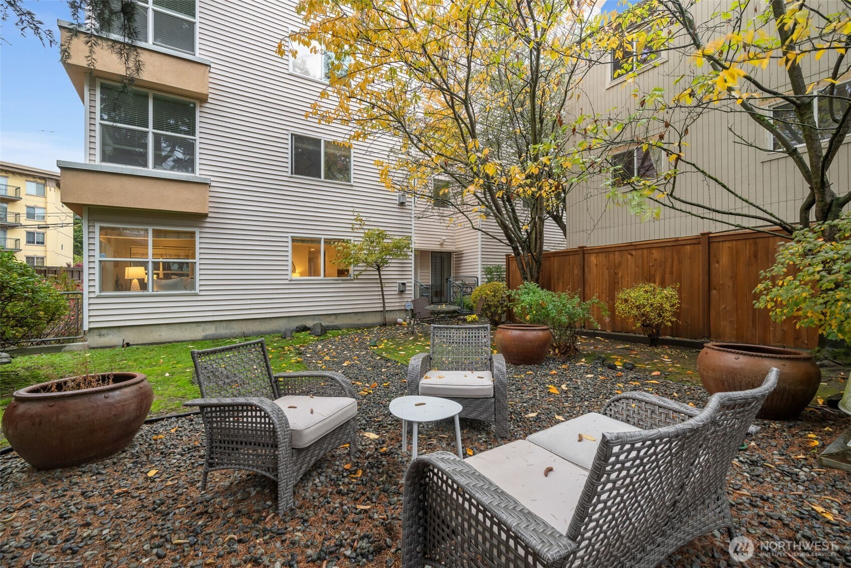 717 E Denny Way Unit: 1A