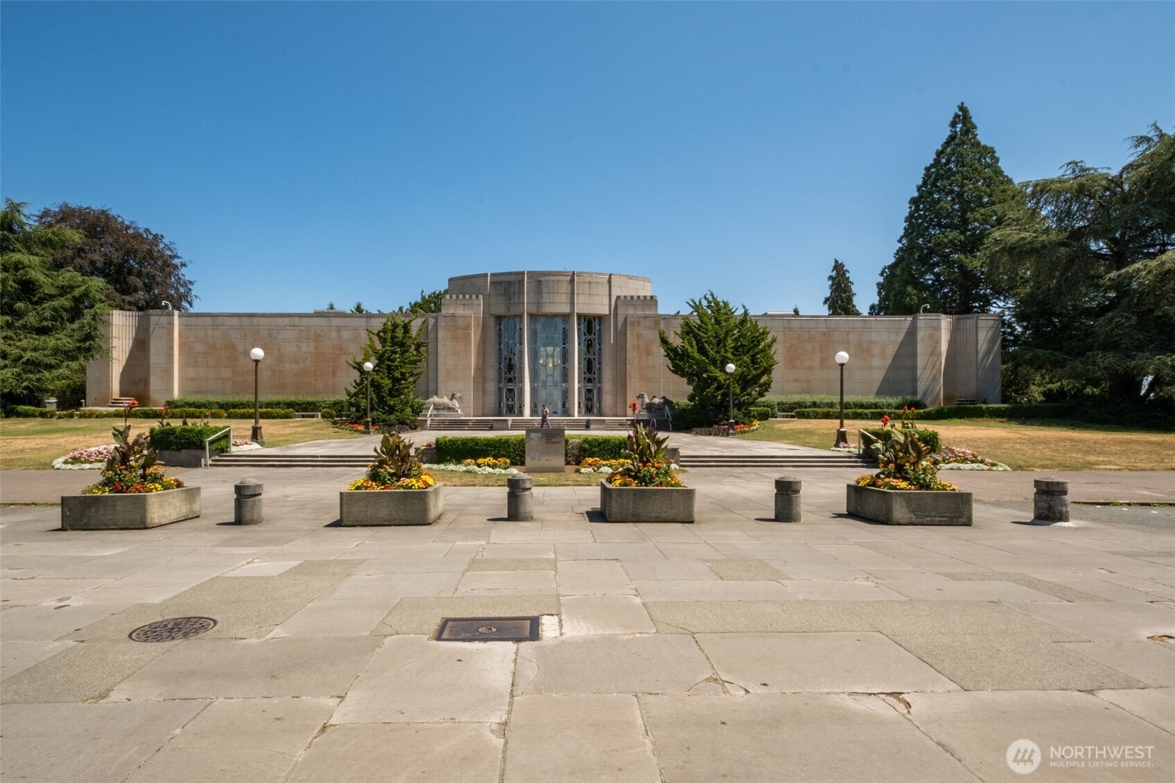 717 E Denny Way Unit: 1A