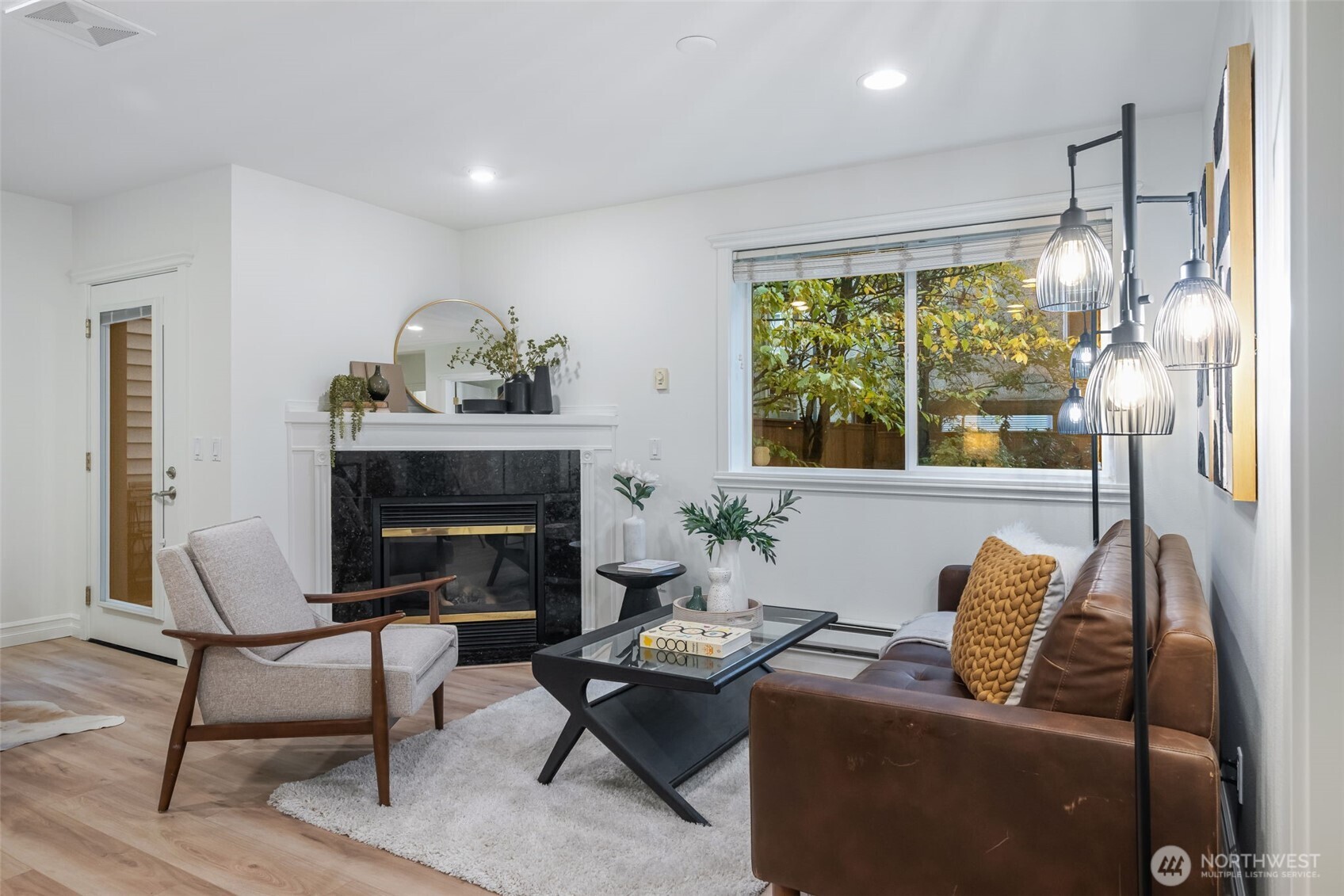 717 E Denny Way Unit: 1A