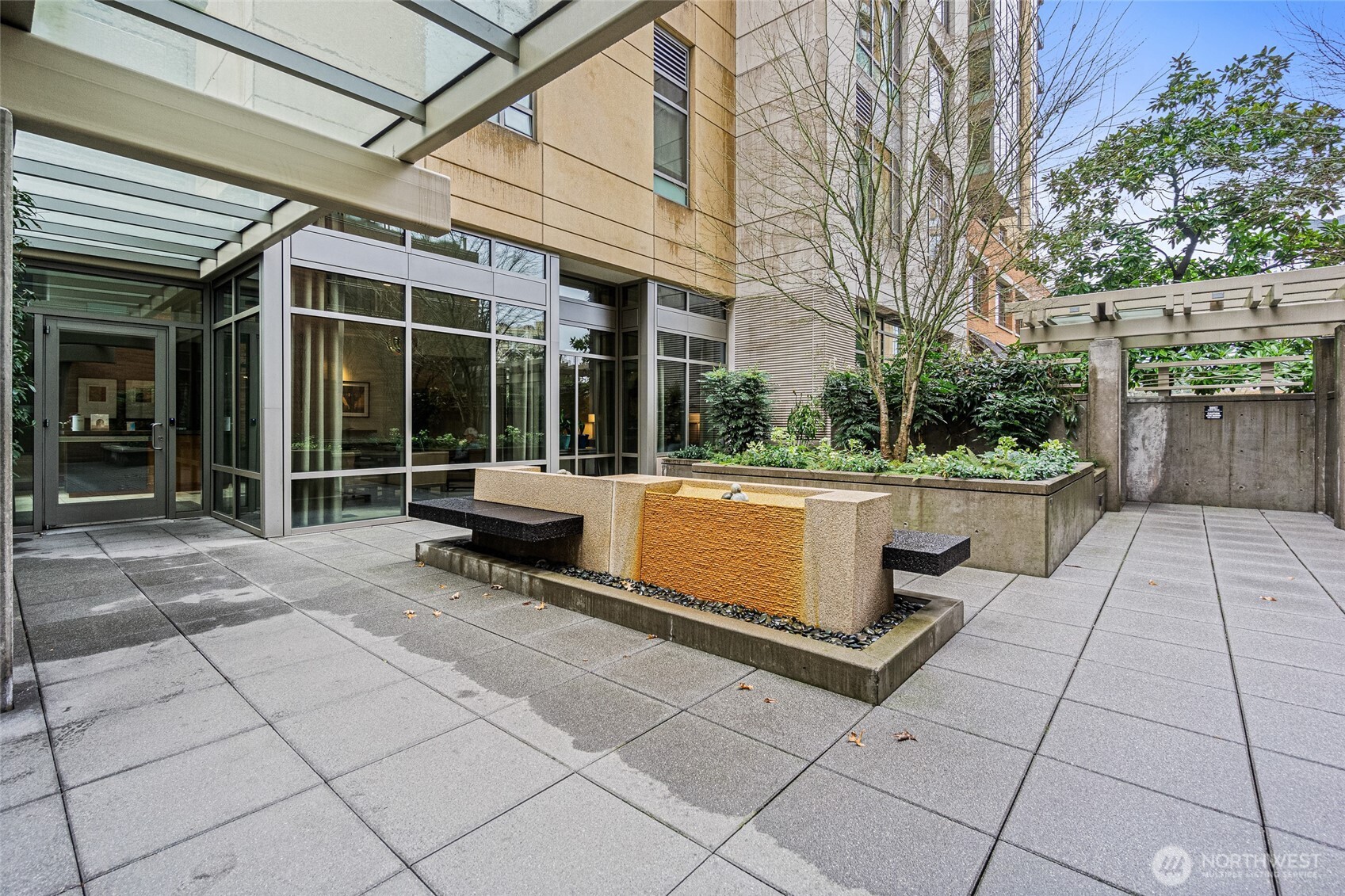 900 Lenora Street Unit: 804