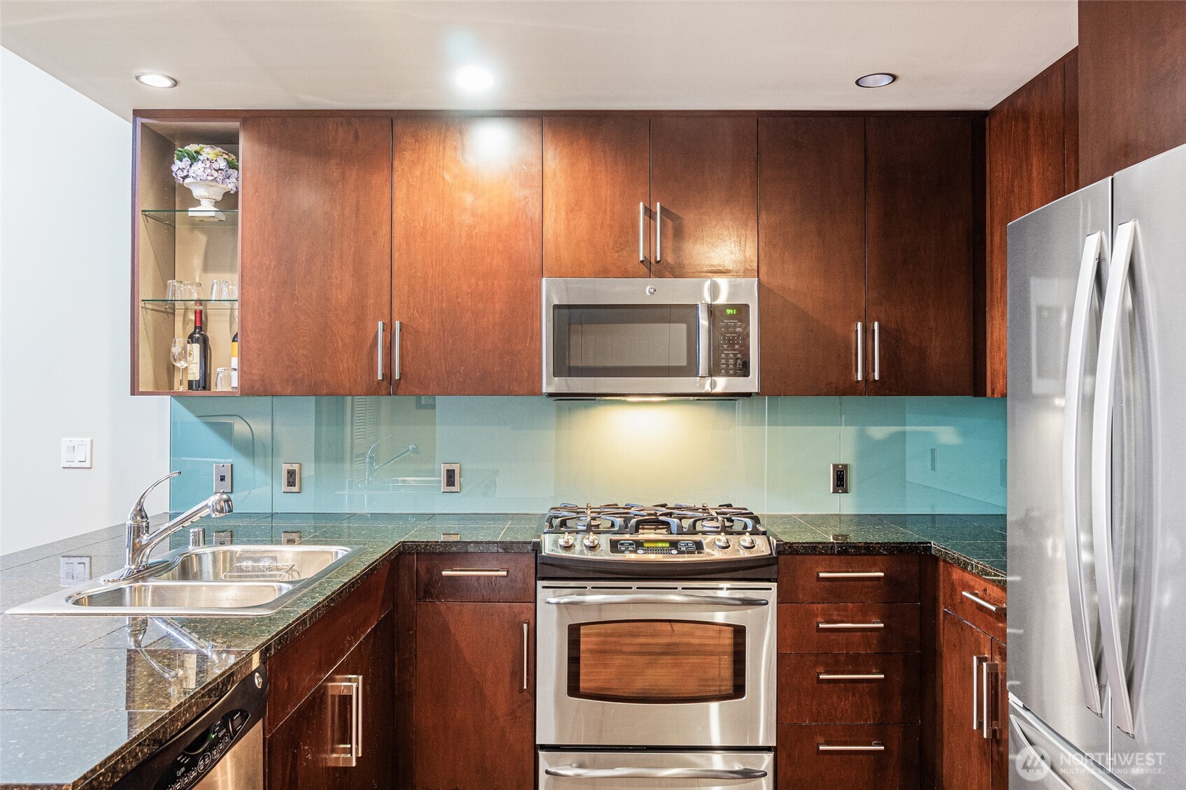 900 Lenora Street Unit: 804